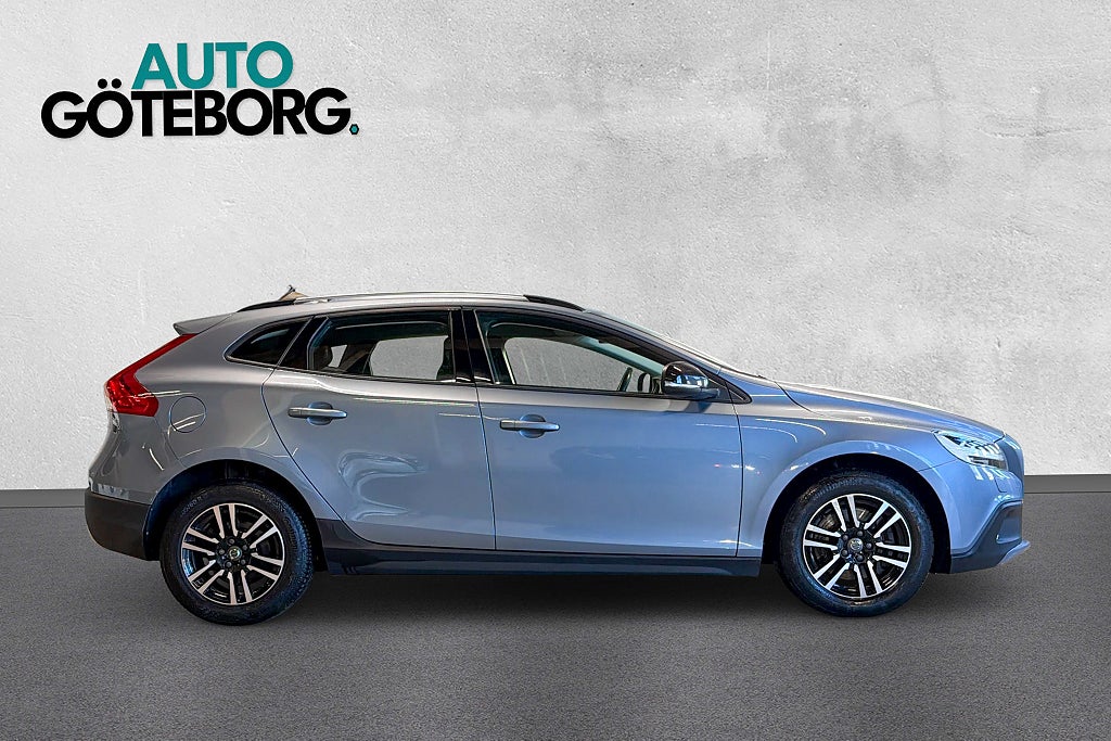 Volvo V40 Cross Country D2 Momentum Fullservad Välvårdad VOC