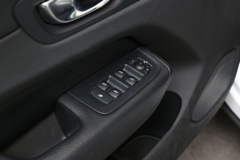 Volvo XC60 Recharge T6 340hk Inscription Exp AWD Pano Läder Drag