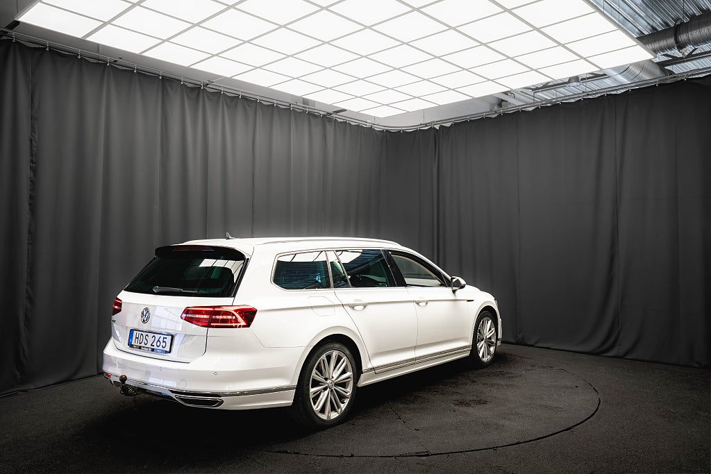 Volkswagen Passat TDI 4M R-Line NAPPALÄDER D-VÄRM DRAG KAMERA COCKPIT 190