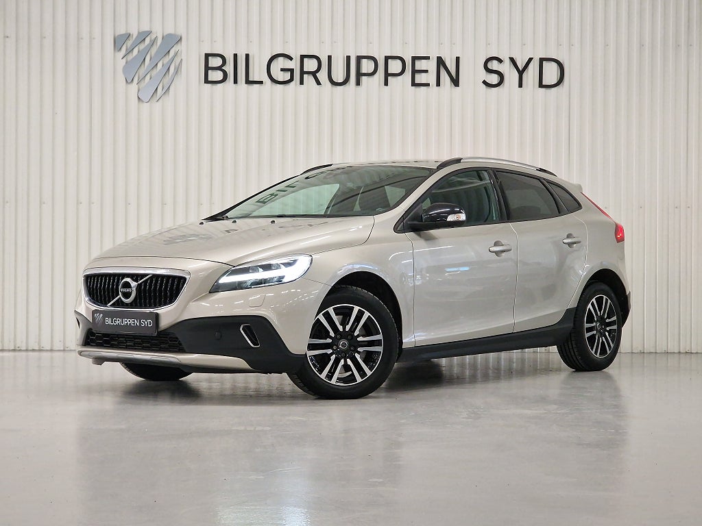 Volvo V40 Cross Country T3 Kinetic 152hk|Dragkrok|8.716 Mil|