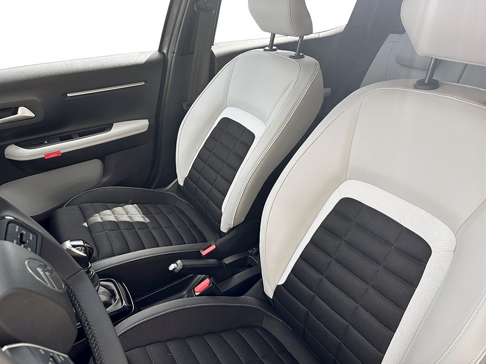 Bild på Citroën C3 Aircross Plus 1.2 PT 100hk B-KAMERA CARPLAY