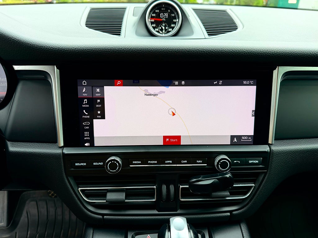 Porsche Macan PDK Base|Sport Chrono|21"|Värmare|CarPlay|BOSE|Panorama