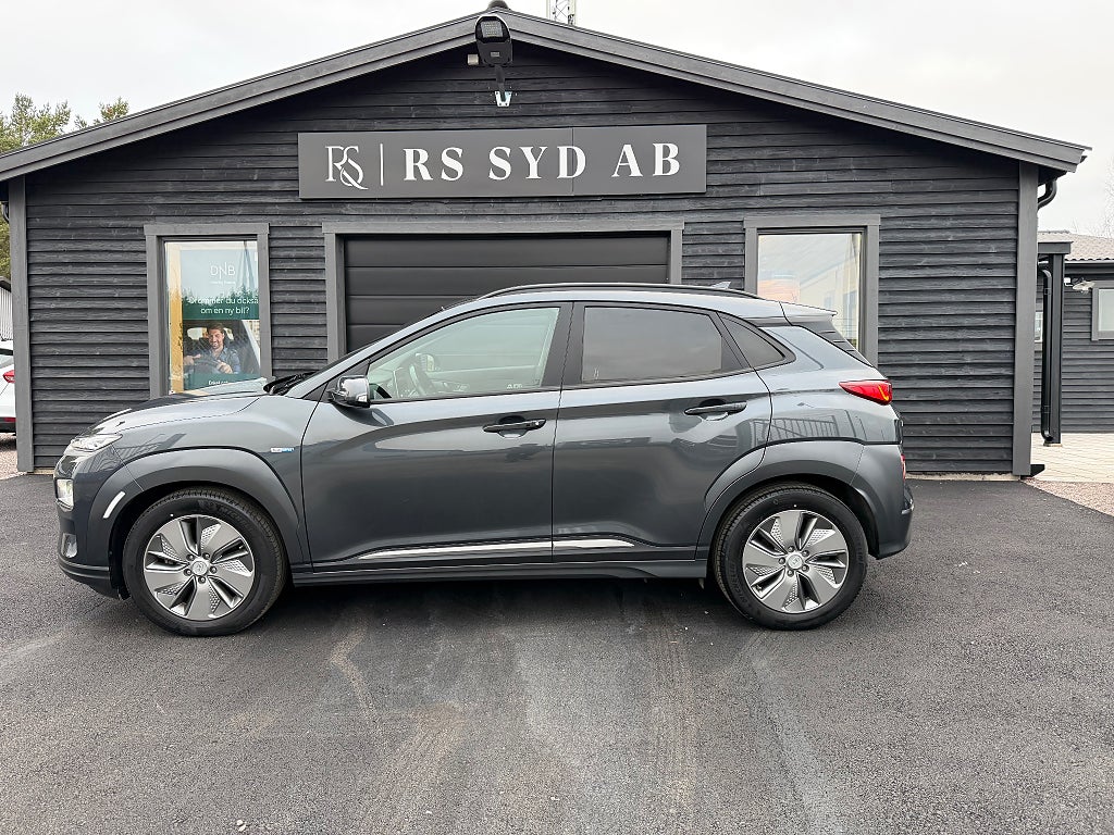 Hyundai Kona Electric64 kWh Premium +(HUD Kamera Nav Krell  V-hjul Ny Servad)