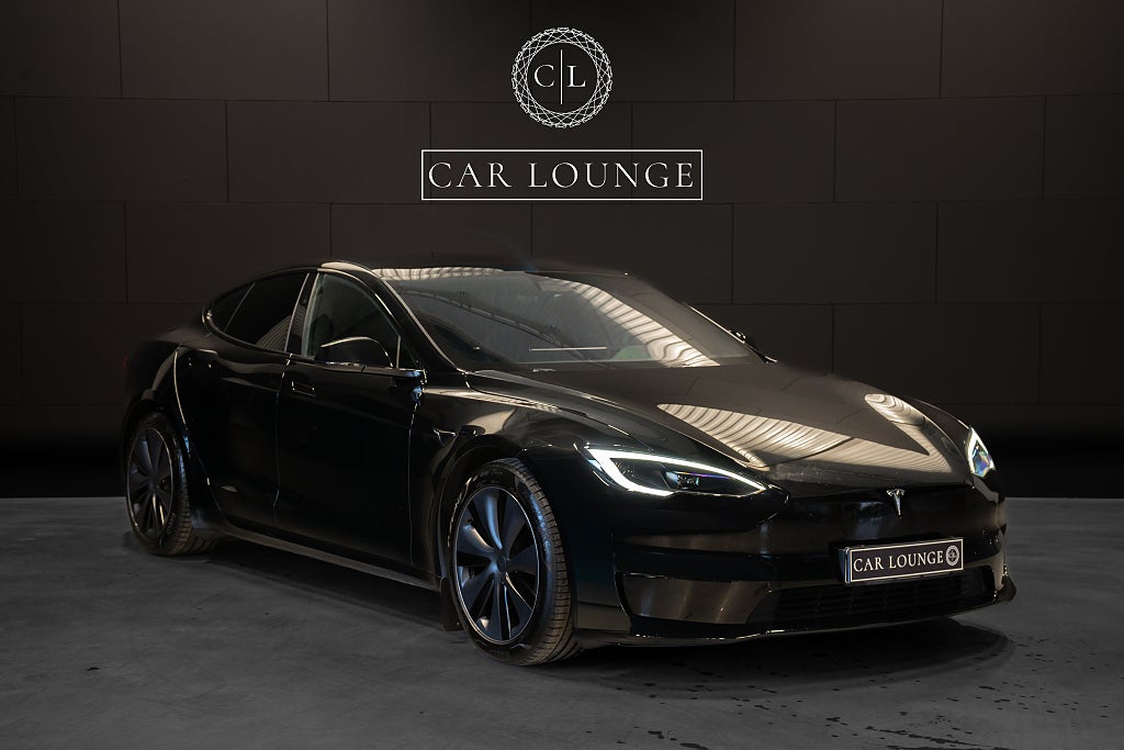 Tesla Model S Long Range \ Dragkrok \ Luftfjädring \ Yoke \ 