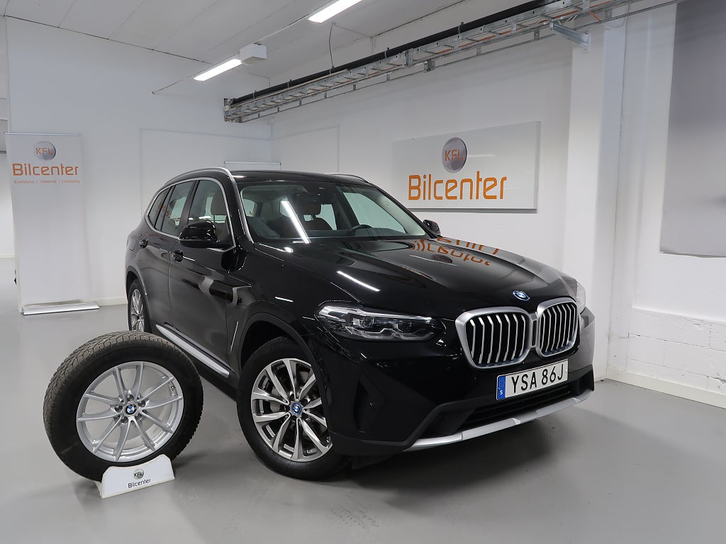 BMW X3 xDrive30e V-Däck ingår Skinn-Navi-Kamera-CarPlay-Gestur