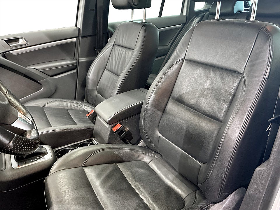 Bild på Volkswagen Tiguan R-Line 2.0 TDI DPF 184hk Aut 4WD B-KAMERA PANO