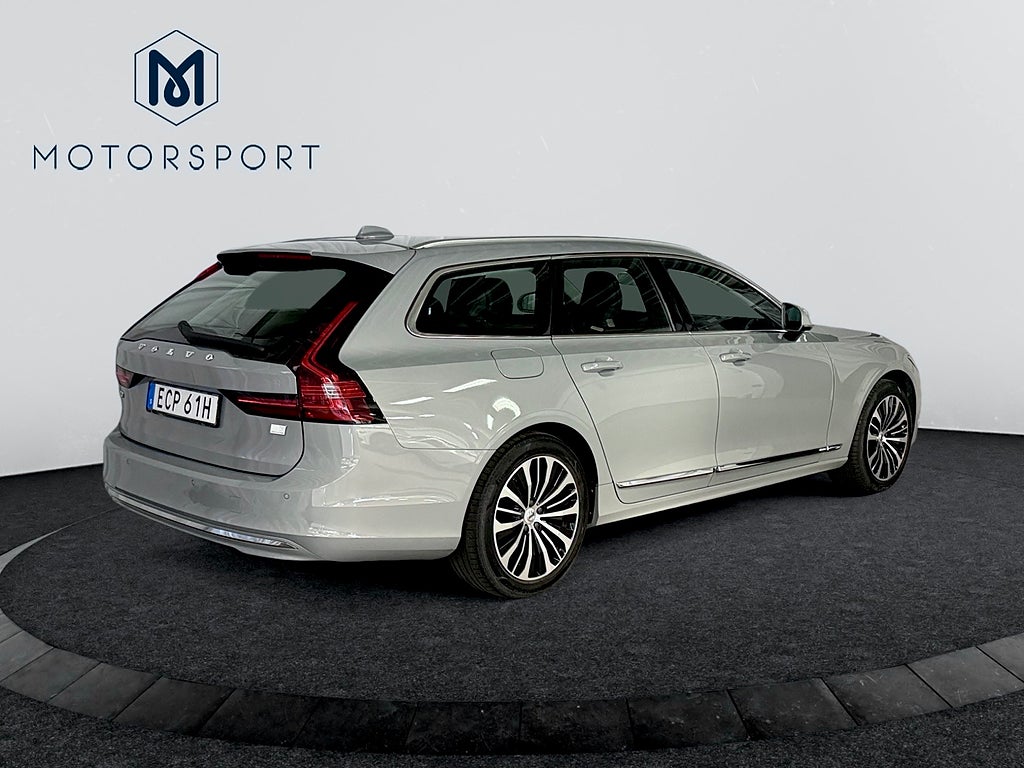 Volvo V90 Recharge T6 AWD Core Edition Adaptiv Fart Drag Värmare bild 7