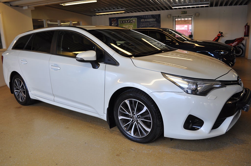 Toyota Avensis Kombi 2.0 D-4D Active Plus/V-Hjul/Drag