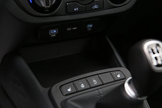 Halvkombi Hyundai i10 16 av 19