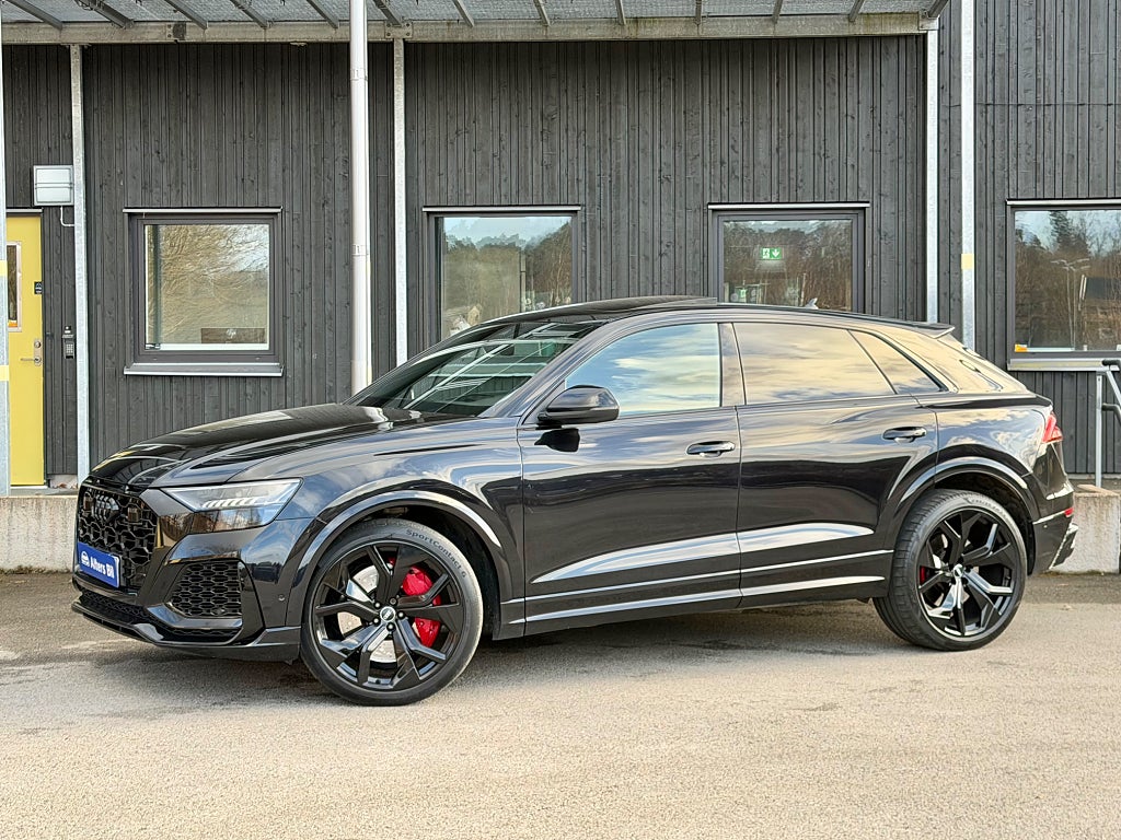 Audi RSQ8 600HK Värmare Dragkrok HUD Alpin Se spec 