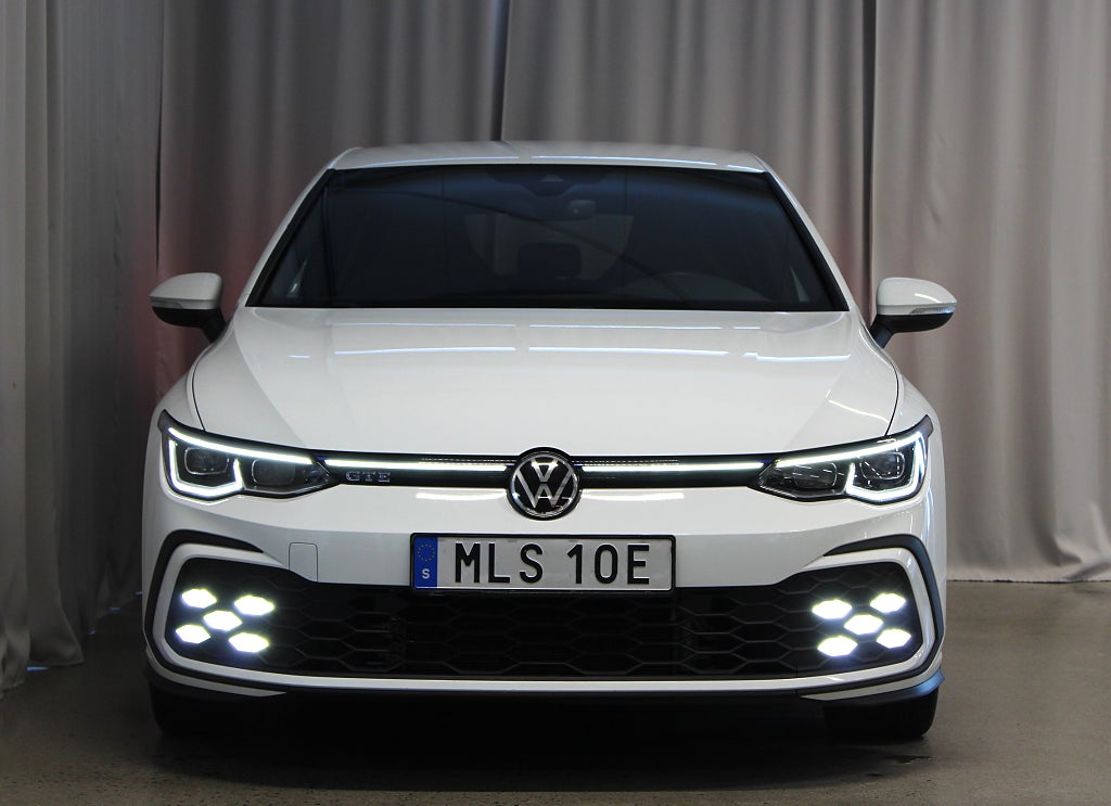 Volkswagen Golf GTE 245HK, S&V-hjul, Navi, Elräck 64km, 3,99% Ränta