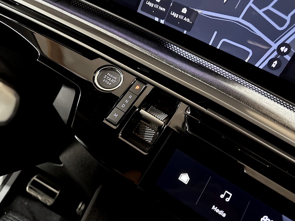 Bild på Peugeot 5008 GT Ultimate Hybrid - OMGÅENDE LEVERANS!