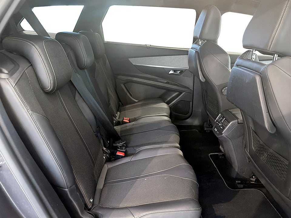 Bild på Peugeot 5008 GT 1.2 PT 130hk Aut 7-SITS B-KAMERA
