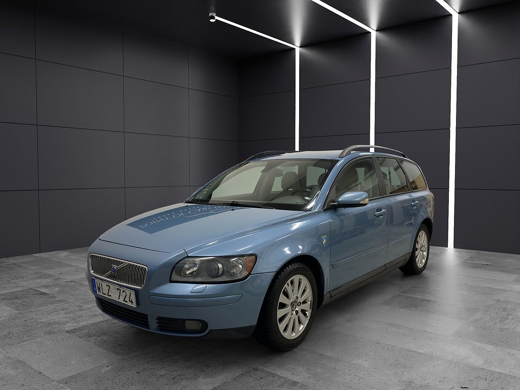 Volvo V50 2.4 Momentum Euro 4/NY KAMREM/Ny servad/Besiktigad