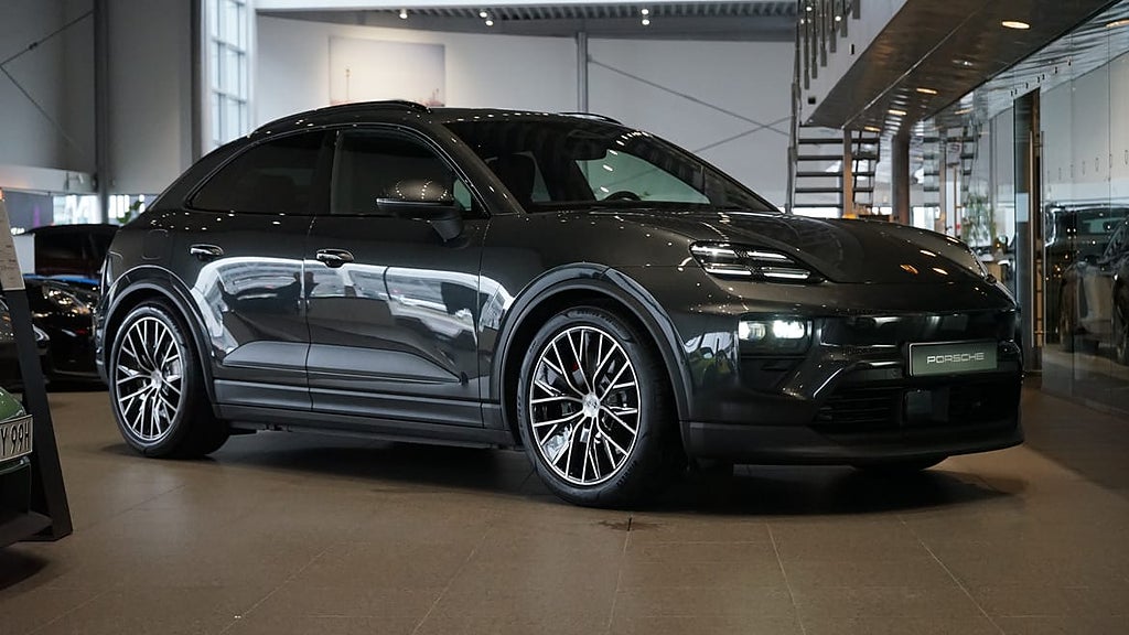 Porsche Macan 4S Electric