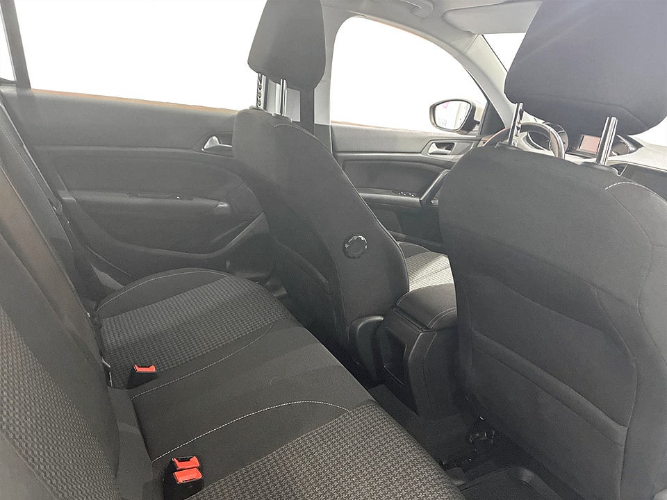 Bild på Peugeot 308 5D Active 1.2 PT 130hk P-SENSORER BAK