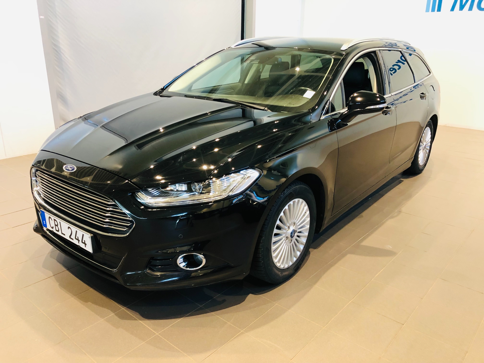 Ford Mondeo Kombi 1.5 EcoBoost 2019, bild 2/41
