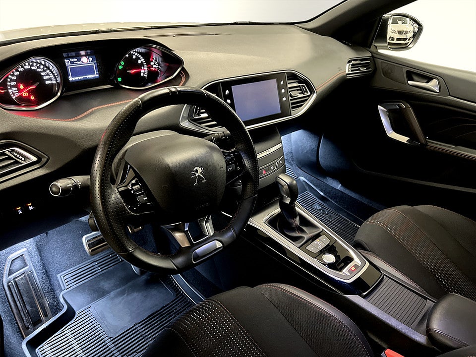 Bild på Peugeot 308 sw GT-Line 1.2 PT 130hk Aut PANORAMA PDC-SENSORER