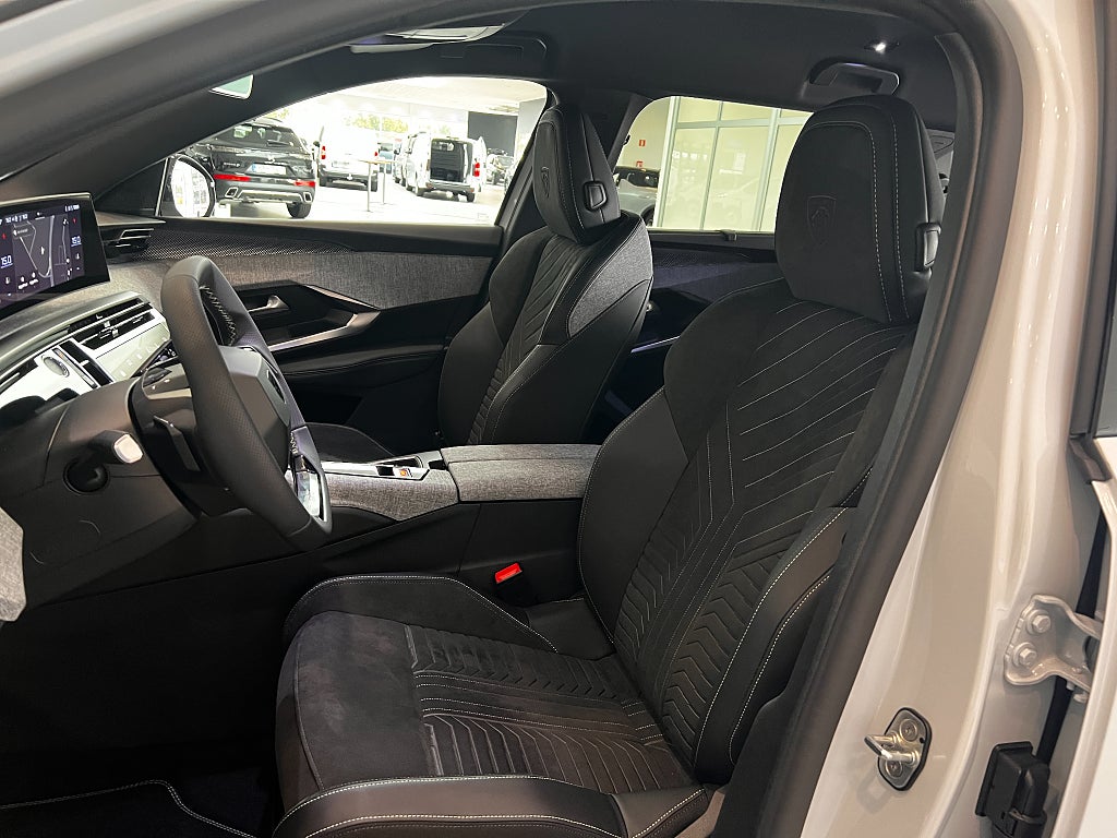 Peugeot 5008 EDITION  PHEV GT thumbnail