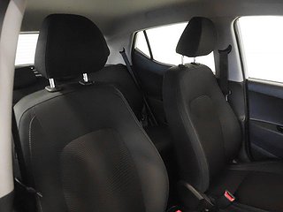 Halvkombi Hyundai i10 11 av 20