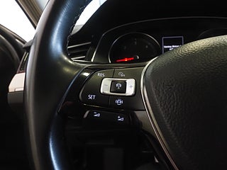 Kombi Volkswagen Passat 18 av 22