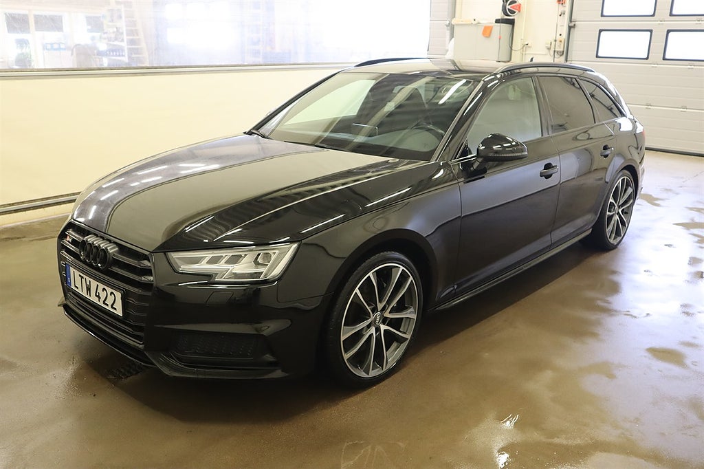 Audi S4 Avant 3.0 TFSI V6 Quattro 354HK Cockpit Drag Svart optik