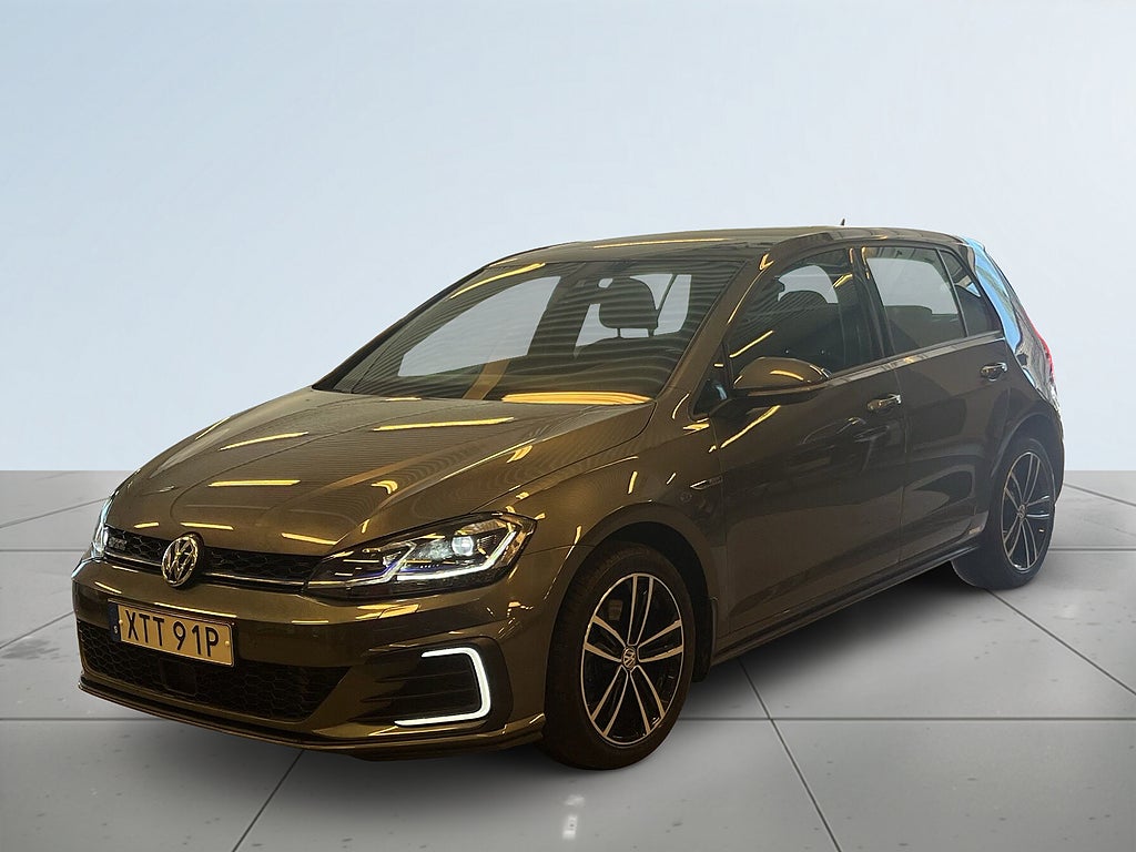 Volkswagen Golf GTE 1.4 TSI 50-64km Range/P-Sens/S&V-Hjul/Carplay & AA