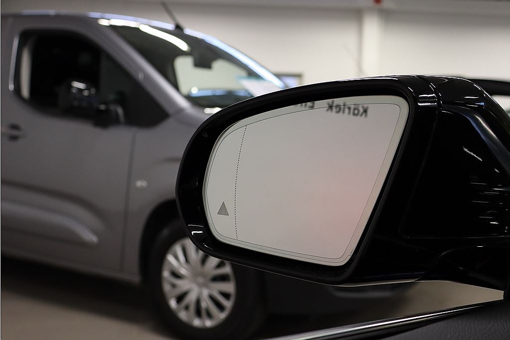 Bild på Mercedes-Benz E 300de AMG Line T 4MATIC 306hk - DRAG, WIDESCREEN