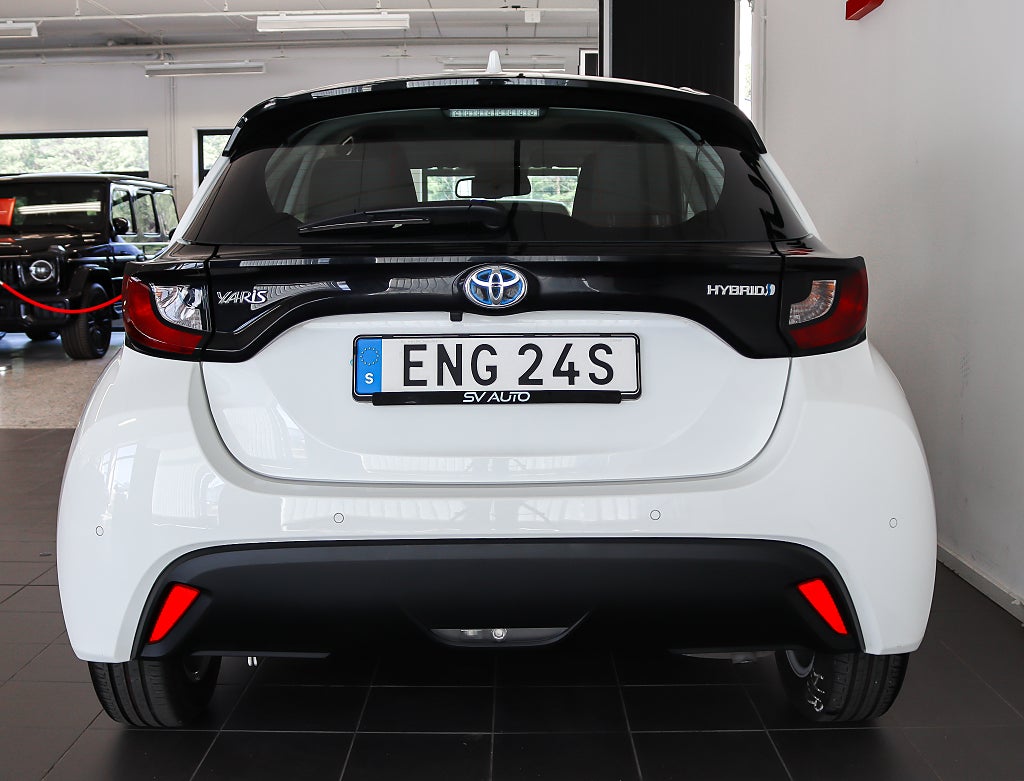 Toyota Yaris Hybrid CVT Active B-kamera Säkerhetspaket Moms
