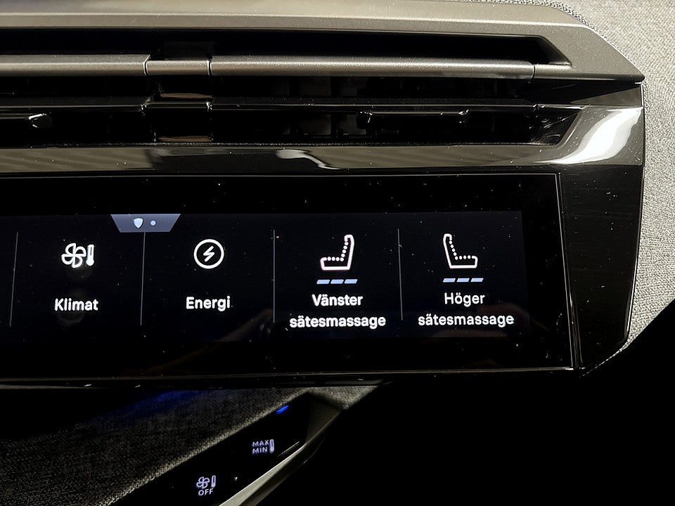 Bild på Peugeot E-3008 GT Ultimate+ 4WD - DEMO