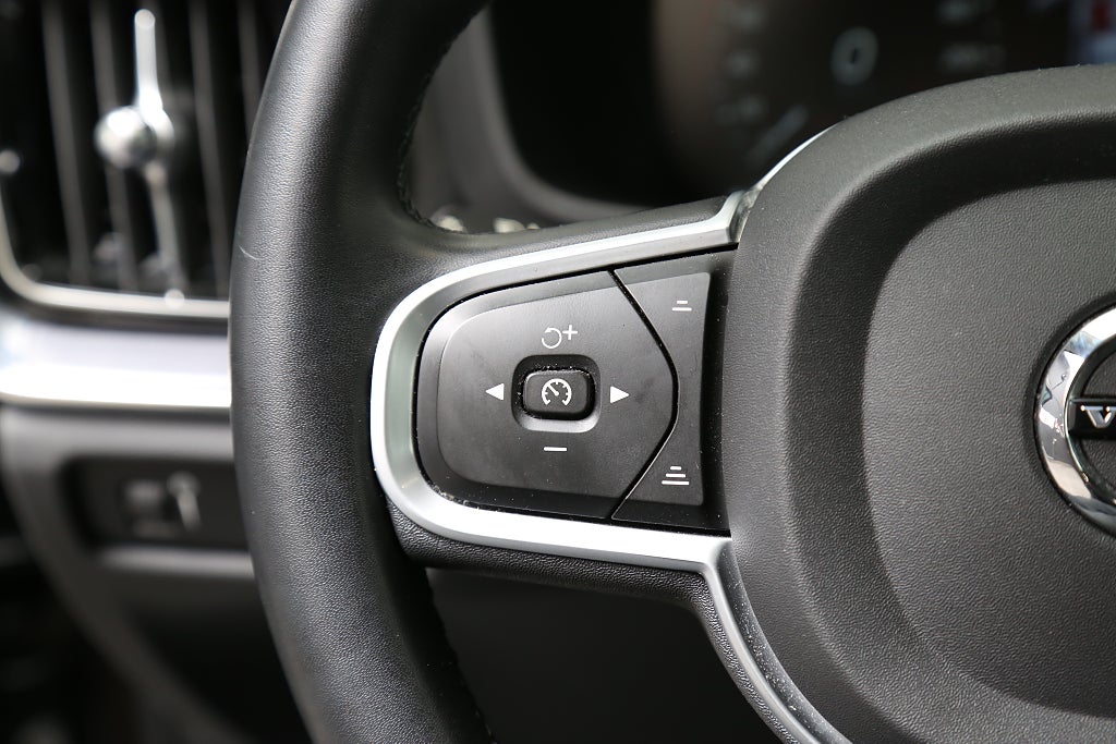 Volvo V60 B4 Diesel 197hk Momentum Aut Kamera Leasbar 2022