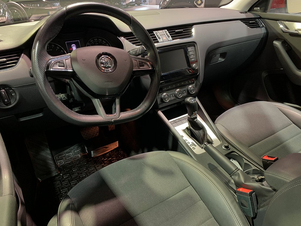 Skoda Octavia TDI 150hk DSG |Premium|Drag|D-värm|Pano| 2017
