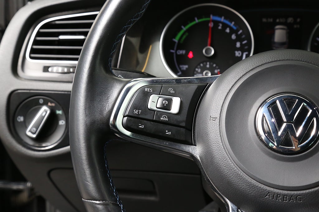 Volkswagen Golf GTE 1,4 TSI Plug-in 204hk DSG Kamera Värmare Dragkrok 2016