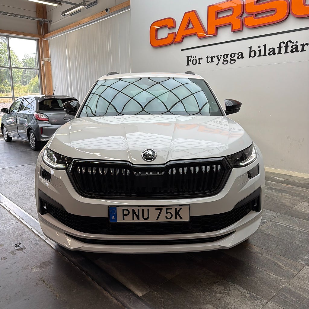Skoda Kodiaq 2.0 TSI 4x4 Sportline 7-Sits Backkamera Apple Värmare