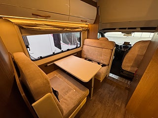 Husbil-alkov Roller Team Noble ART A9000 Elegance 6 bältade platser! 3500kg!Endast b-kort 15 av 20