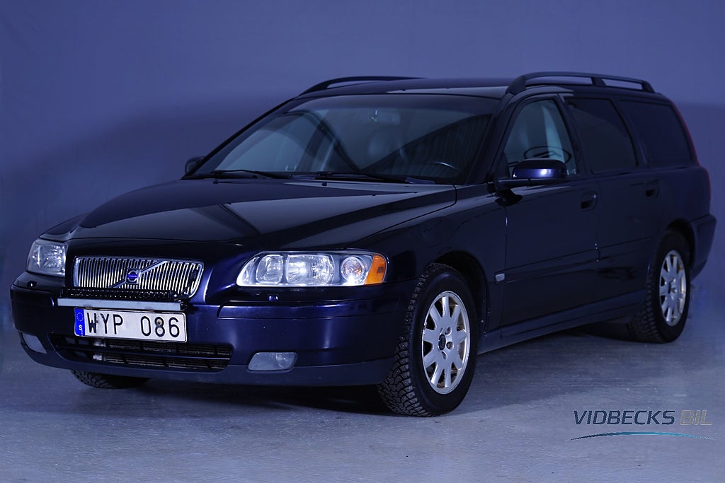 Volvo V70 2.4 AUTOMAT BENSIN HALV LÄDER BESIKTIGAD 140 HK