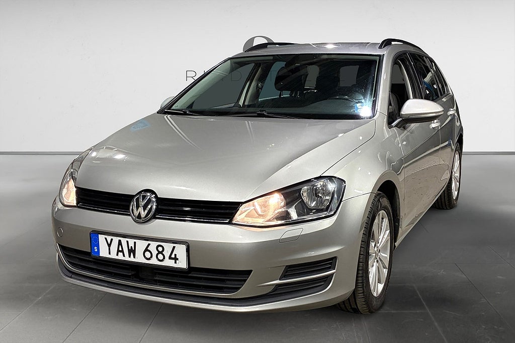 Volkswagen Golf SC 1.6 TDI 110 HK DRAG BACKKAMERA NYSERV 0.35L/MIL