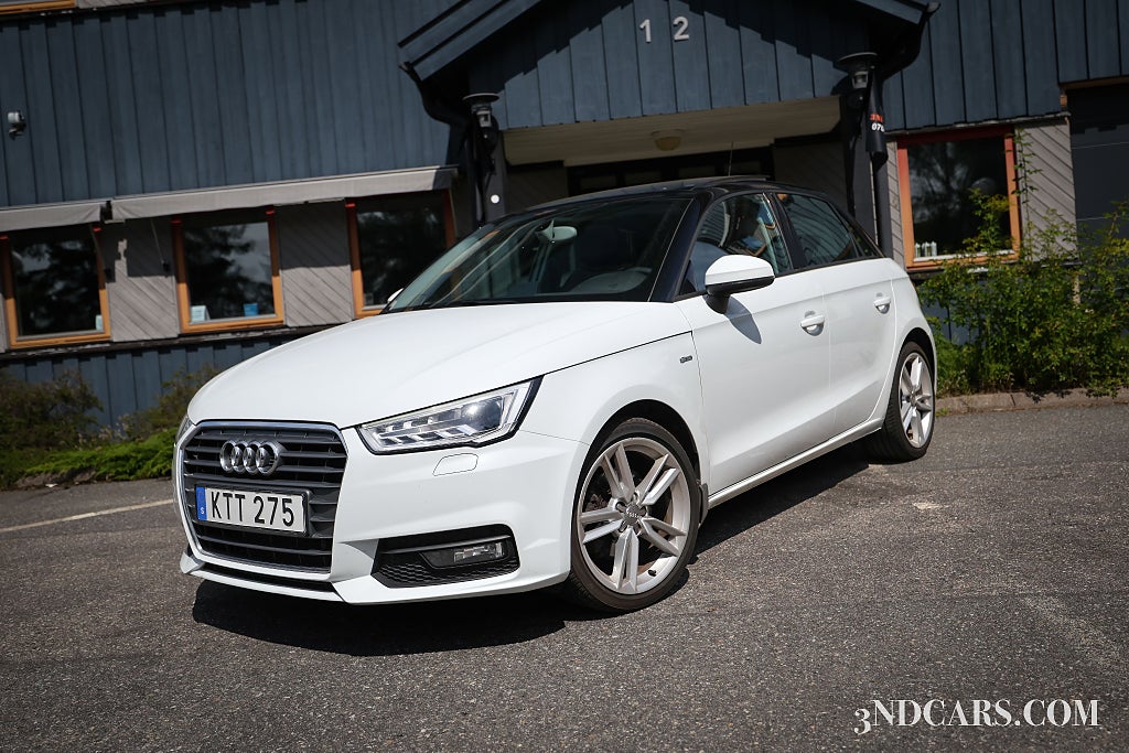 Audi A1 Sportback 1.6 TDI Sport Edition S-Line Glastaklucka
