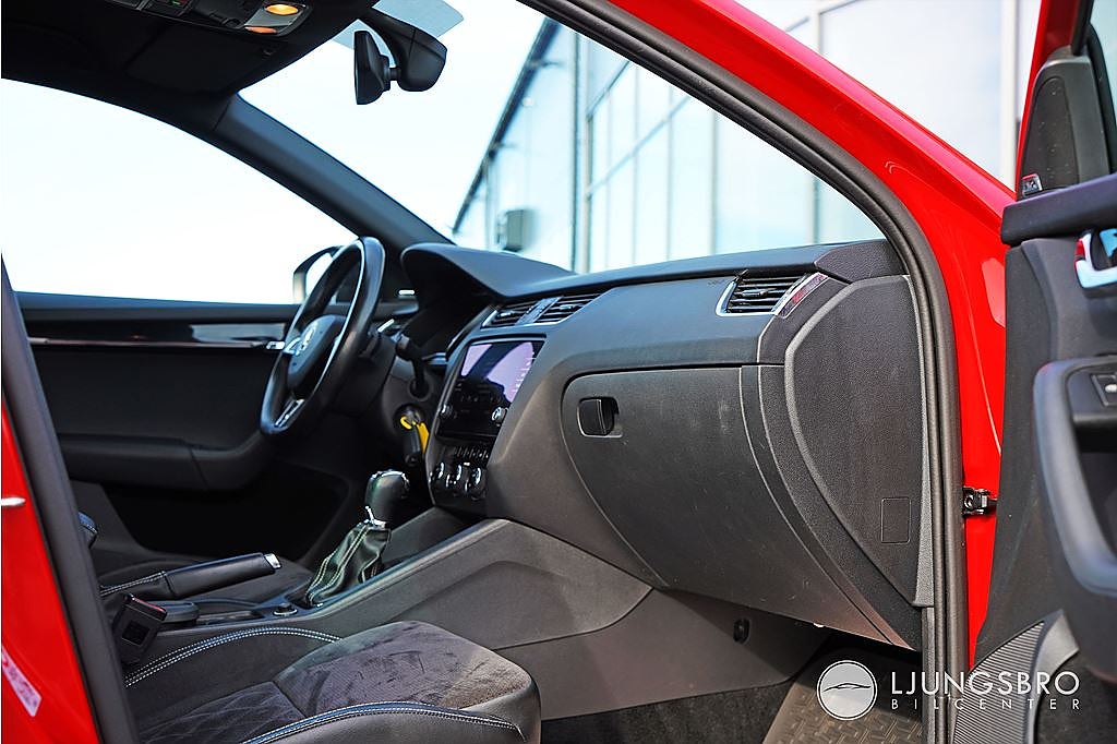 Skoda Octavia RS 2.0 TSI 245 hk / Drag / Canton / Kamera