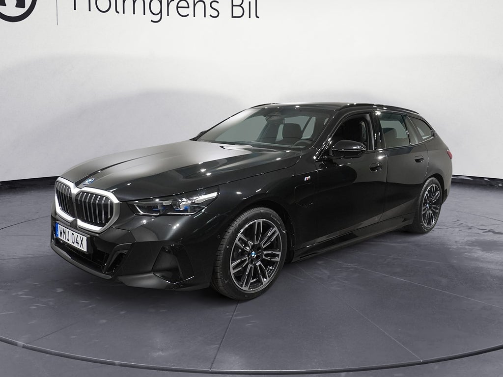 BMW 530e xDrive Touring 4,45% ränta M Sport Active Kamera Fartpilot Drag