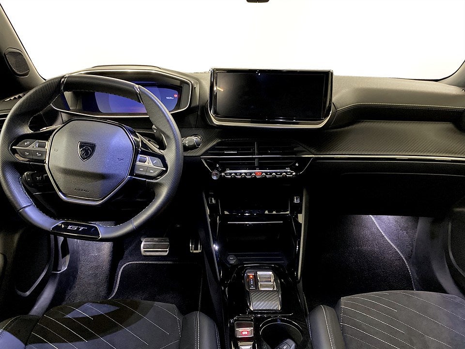 Bild på Peugeot 2008 GT 1.2 PT 130hk Aut - 360-KAMERA,ELSTOL,1 ÄGARE