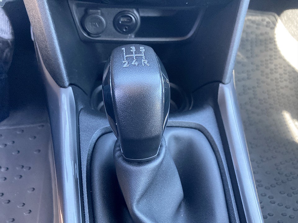 Bild på Peugeot 2008 Active 1.2 PT 82hk DRAG BACKSENSORER