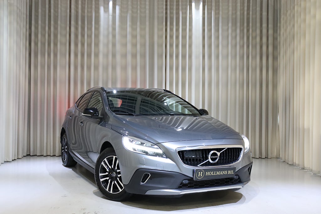 Volvo V40 Cross Country D3 150HK Momentum Drag Navi V-Hjul