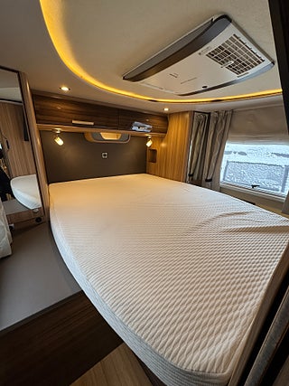 Husbil-integrerad Knaus Sun i 900 LX 177HK AUT Queensbed & exklusivt badrum! 19 av 28