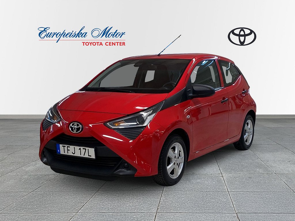 Toyota Aygo  1.0 5-D  /  X-Play / V-Hjul / Au-Garanti