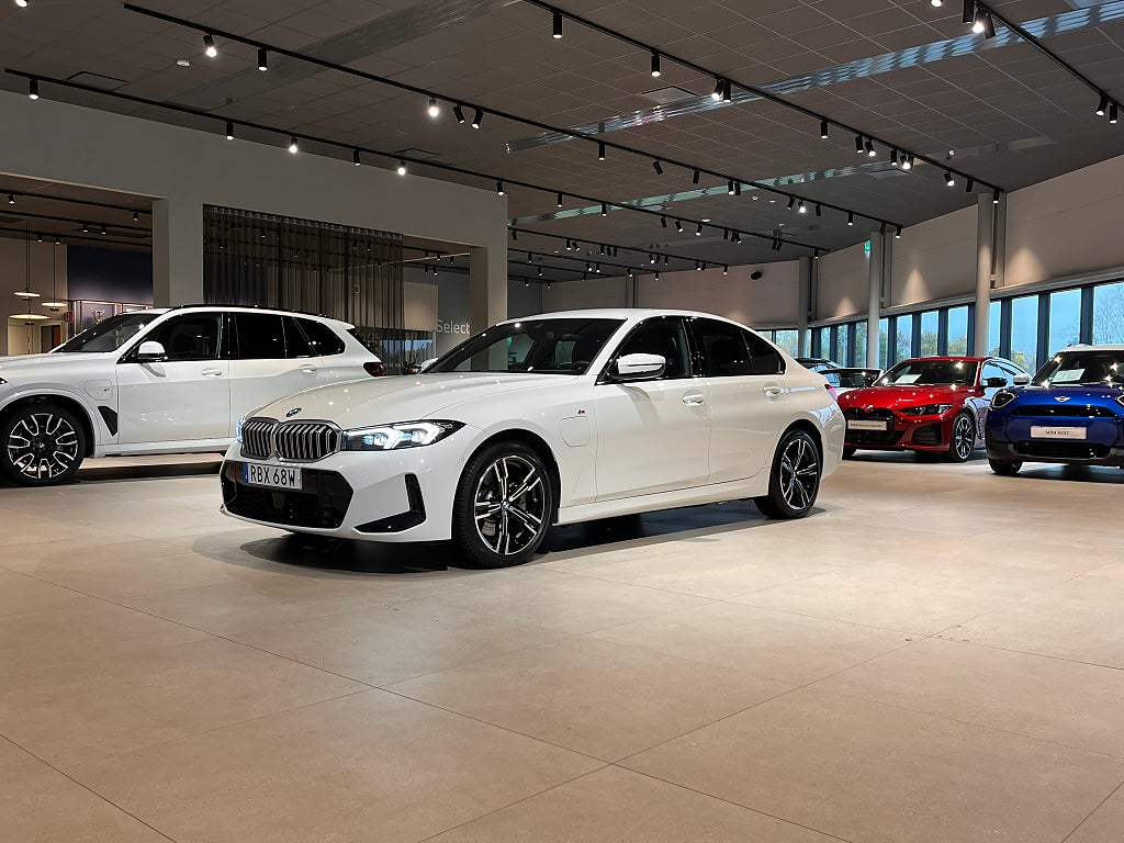 BMW 330e