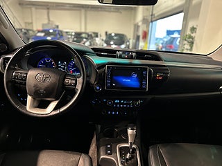 Toyota Hilux Dubbelhytt AWD Drag Dvärm Kamera Skinn MOMS SoV