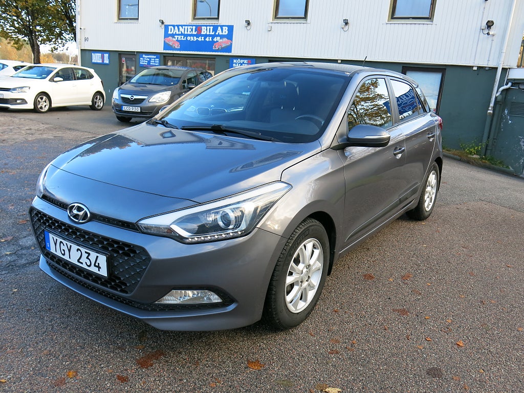 Hyundai i20 1.2 Comfort 84HK S&V Däck Värmare Euro 6