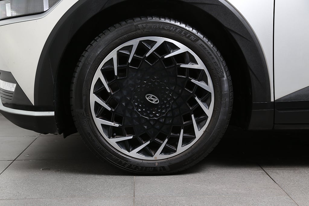 Hyundai IONIQ 5 72.6 kWh AWD Essential 20” Soltak