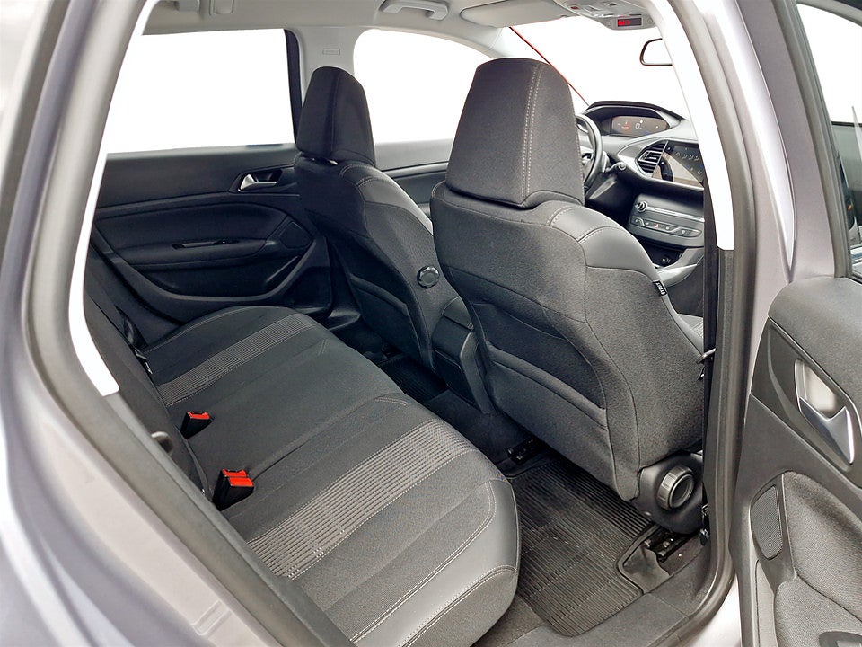 Bild på Peugeot 308 sw Allure 1.2 PT 130hk Aut P-SENSORER